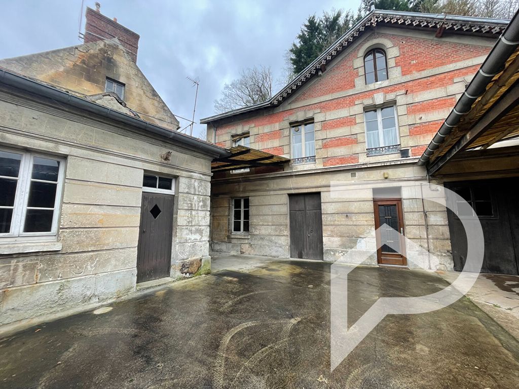 Achat maison à vendre 4 chambres 251 m² - Pierrefonds