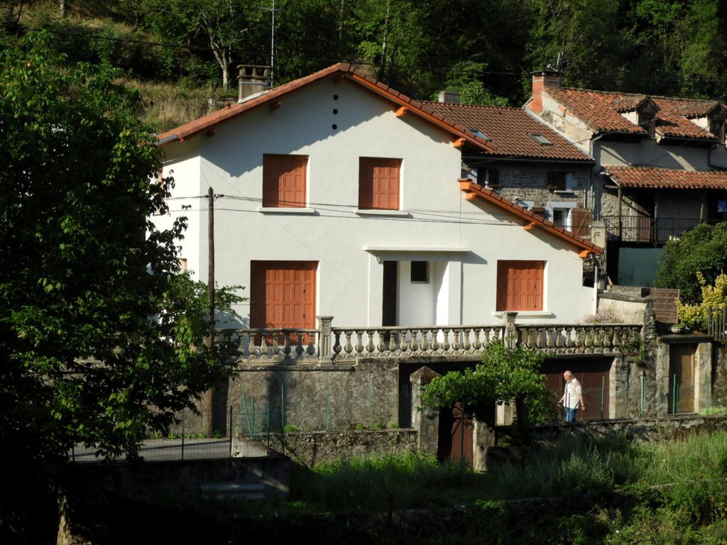 Achat maison à vendre 3 chambres 85 m² - Villefranche-de-Rouergue