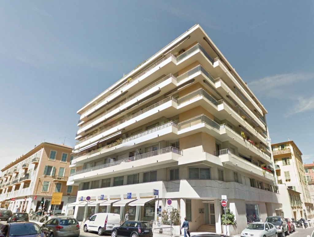 Achat appartement à vendre 3 pièces 74 m² - Nice