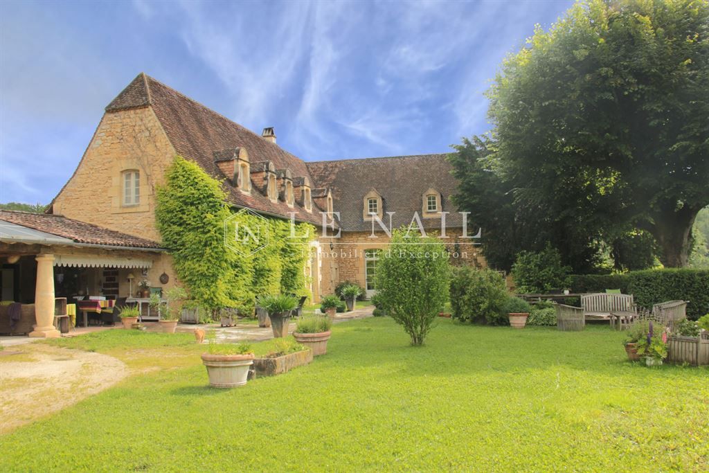 Achat maison à vendre 4 chambres 420 m² - Sarlat-la-Canéda