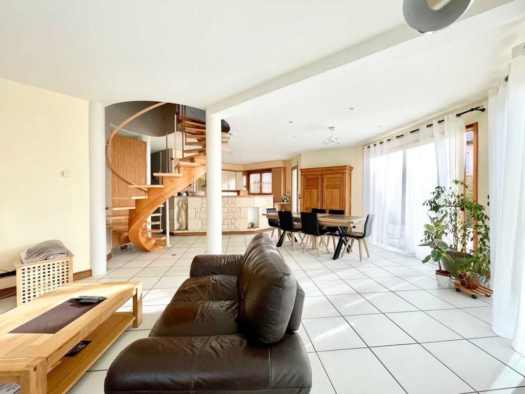 Achat maison 4 chambres 204 m² - Versonnex
