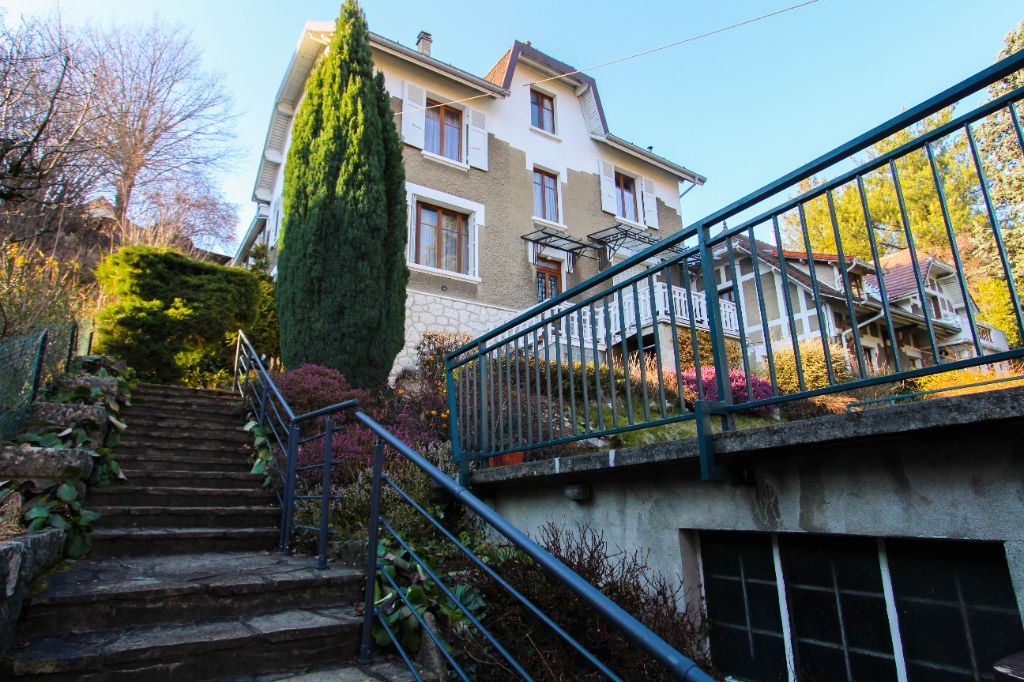 Achat maison 9 chambres 296 m² - Chambéry