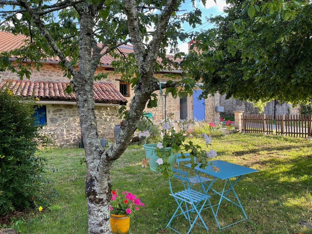 Achat maison à vendre 3 chambres 94 m² - Cognac-la-Forêt