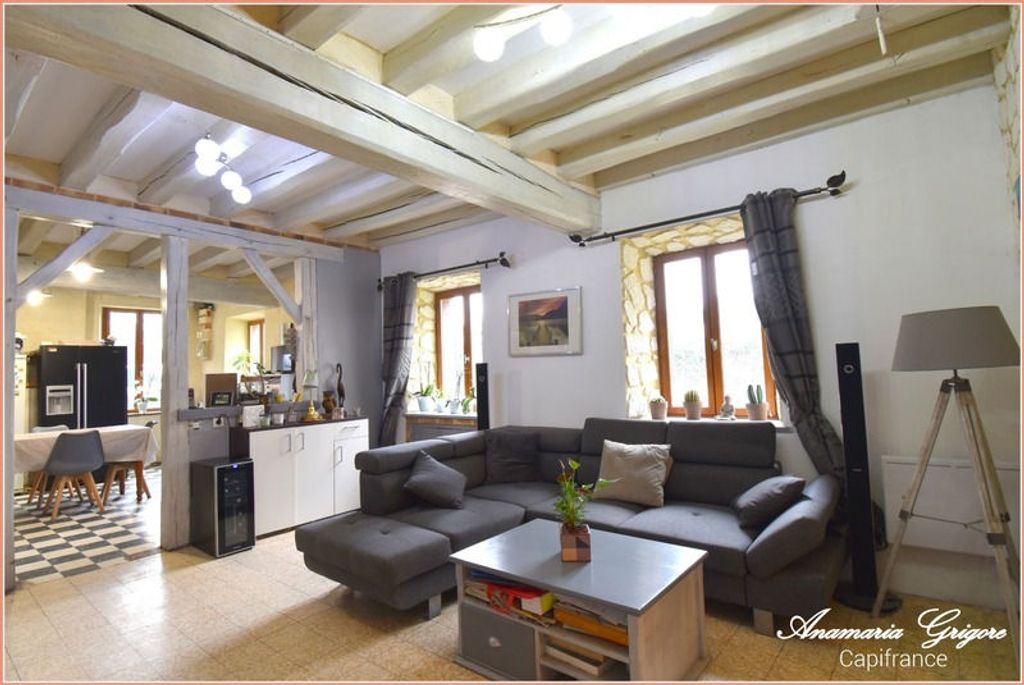 Achat maison à vendre 4 chambres 136 m² - Saint-Luperce