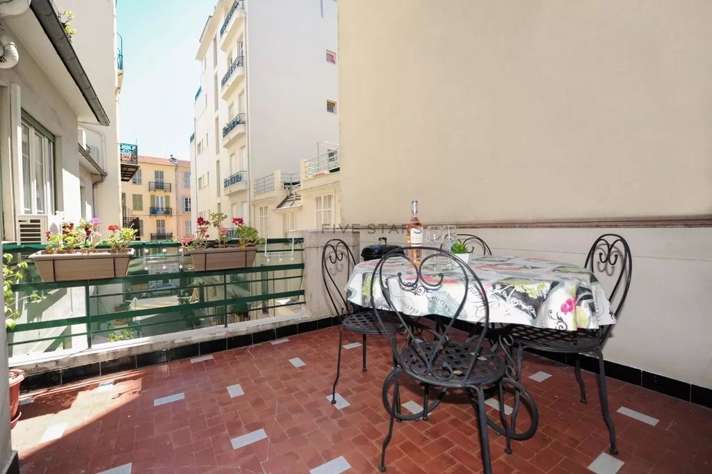 Achat appartement à vendre 3 pièces 73 m² - Nice