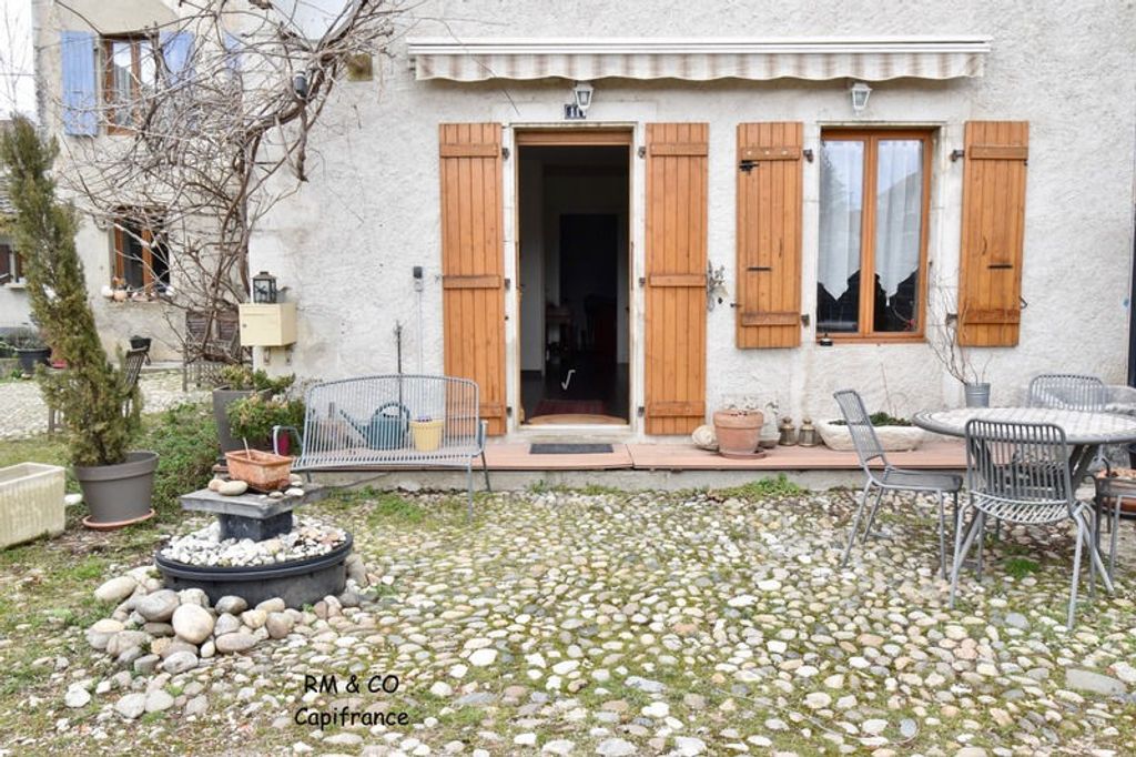Achat maison à vendre 3 chambres 159 m² - Saint-Genis-Pouilly