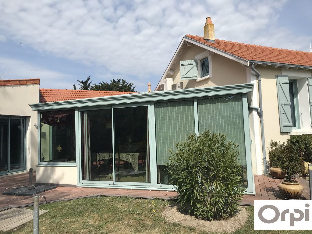 Maison De Plus De 1 M A Vendre A Chatelaillon Plage 17