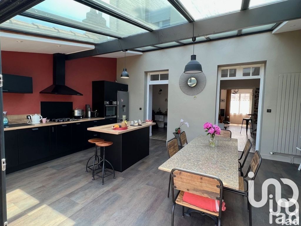 Achat maison à vendre 5 chambres 160 m² - La Rochelle