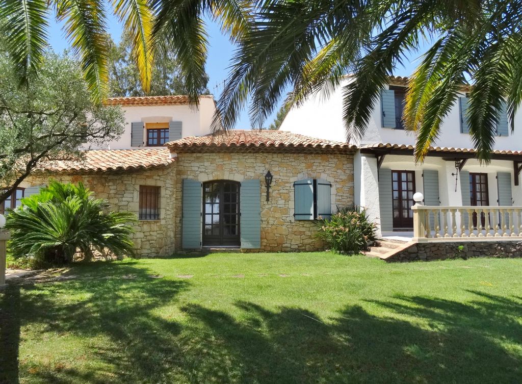 Achat maison à vendre 6 chambres 256 m² - Puget-sur-Argens