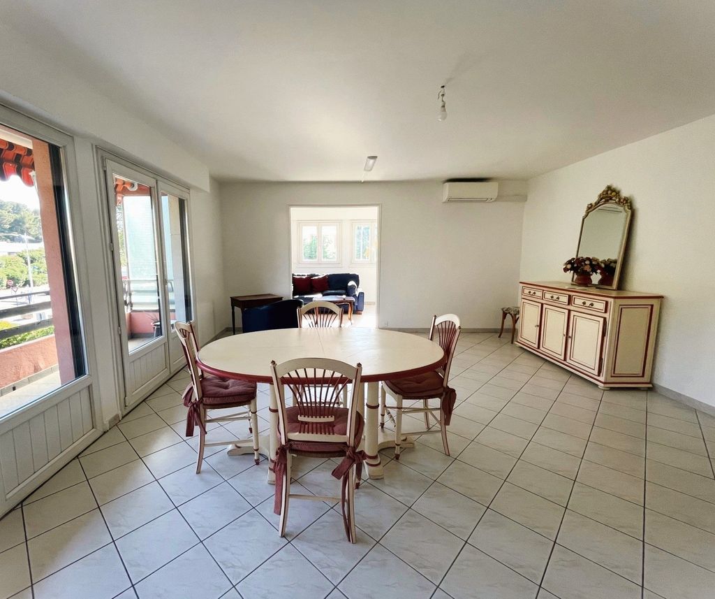 Achat appartement à vendre 4 pièces 88 m² - Cavalaire-sur-Mer