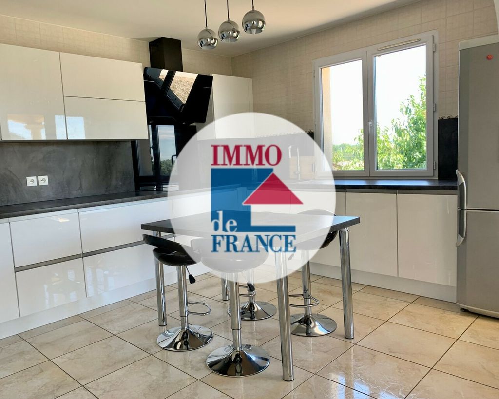 Achat maison à vendre 4 chambres 190 m² - Saint-Clair-du-Rhône