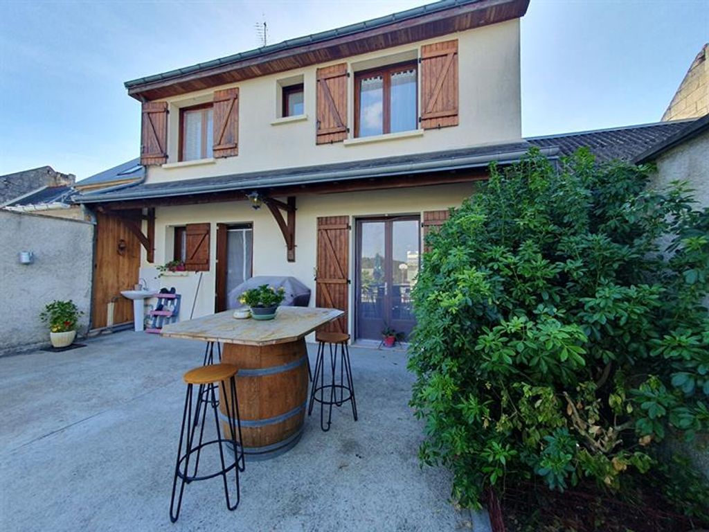 Achat maison à vendre 4 chambres 137 m² - Savigny-en-Véron