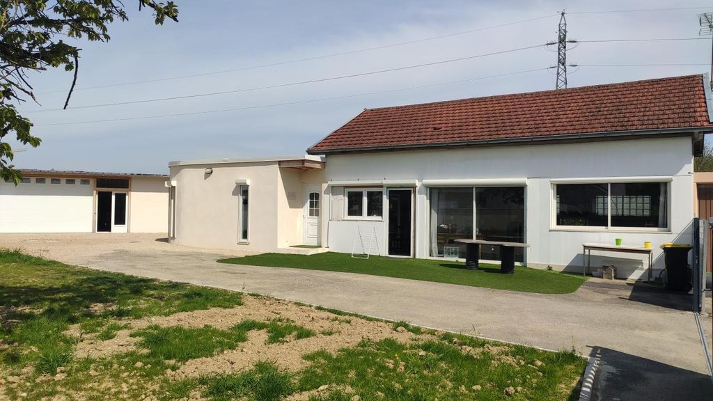 Achat maison à vendre 4 chambres 100 m² - Bourg-en-Bresse