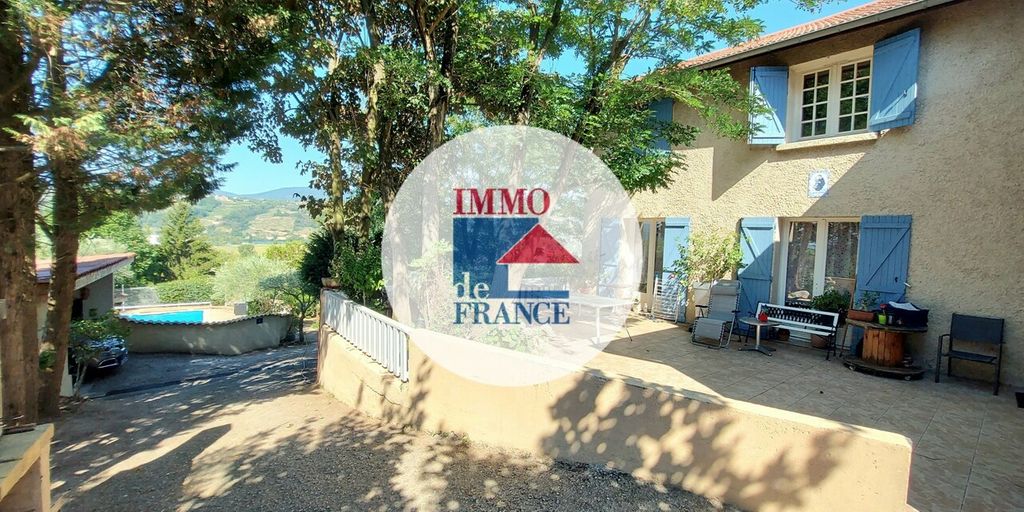 Achat maison à vendre 5 chambres 178 m² - Saint-Clair-du-Rhône