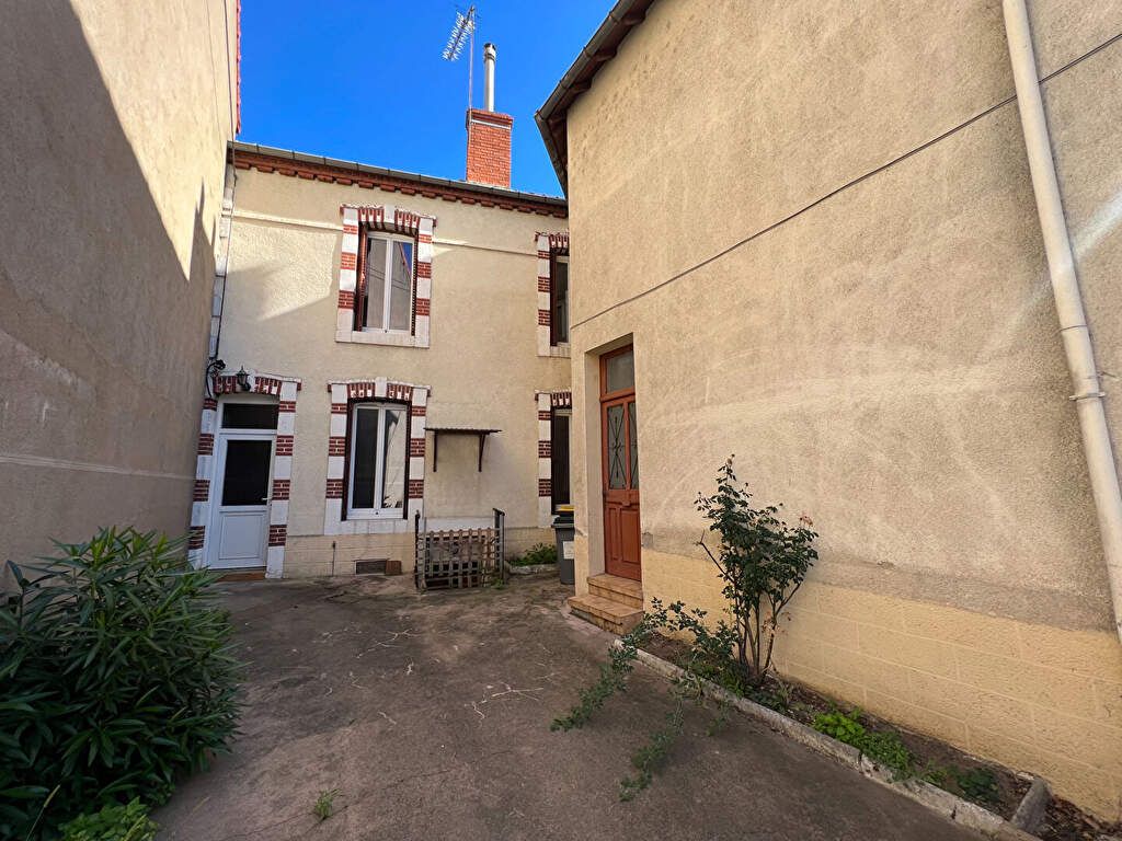 Achat maison à vendre 3 chambres 90 m² - Montluçon