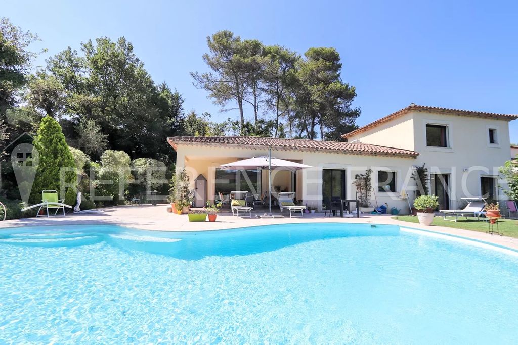 Achat maison à vendre 3 chambres 130 m² - Mougins