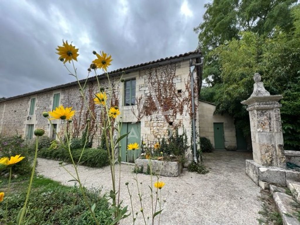 Achat maison à vendre 5 chambres 188 m² - Ozillac