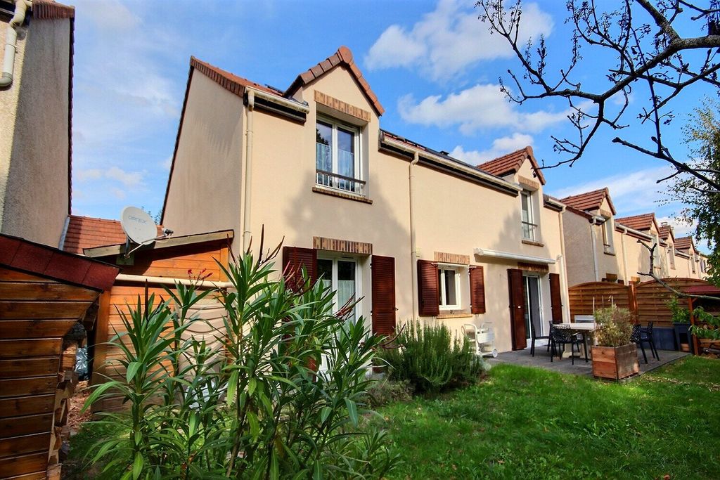 Achat maison 4 chambres 138 m² - Montigny-le-Bretonneux