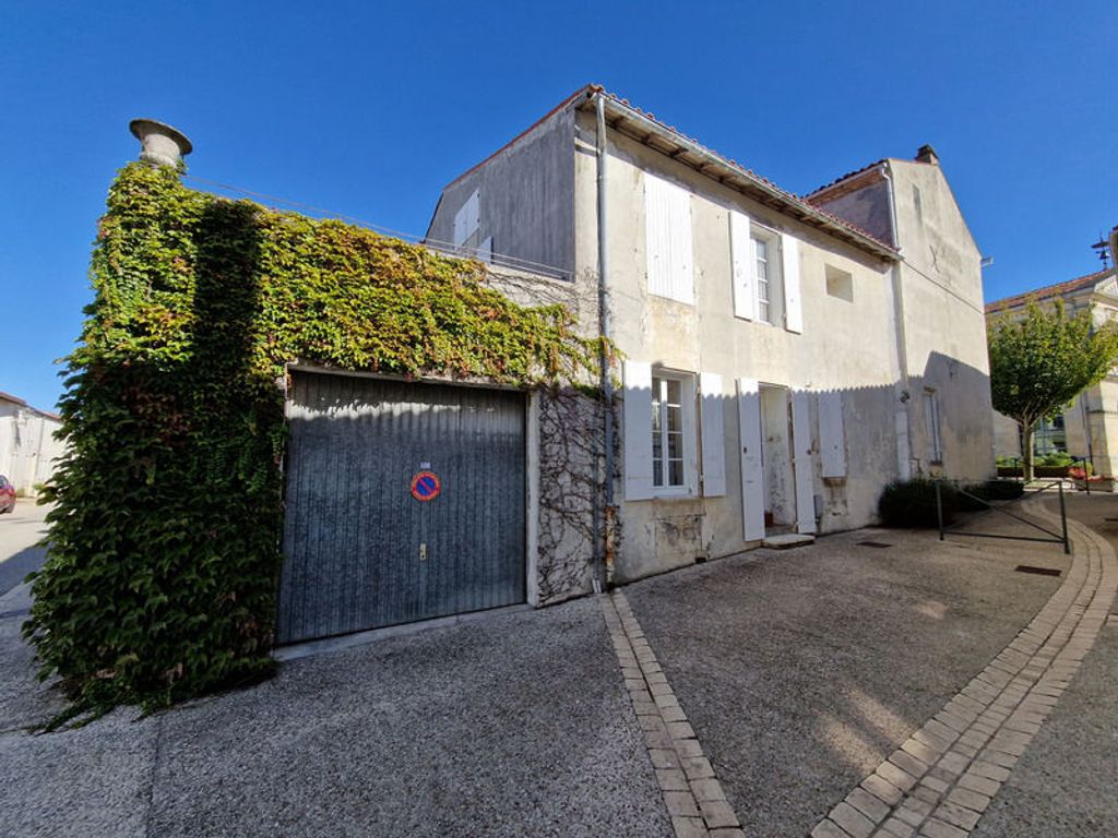 Achat maison à vendre 3 chambres 176 m² - Tonnay-Boutonne
