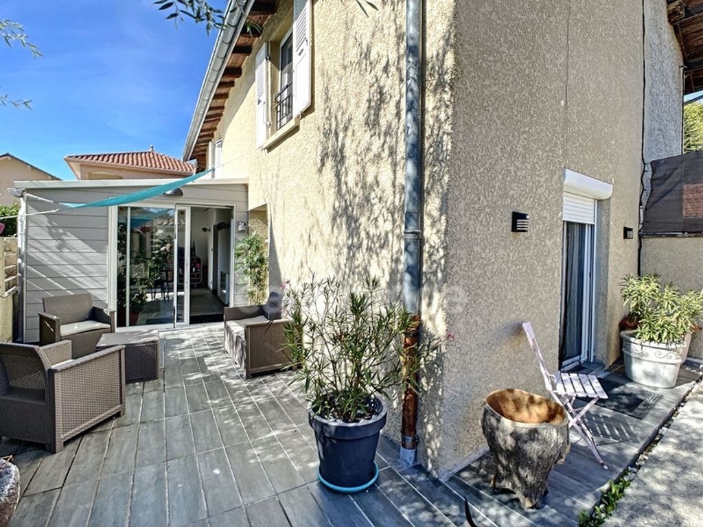 Achat maison à vendre 2 chambres 92 m² - Saint-Jean-de-Bournay