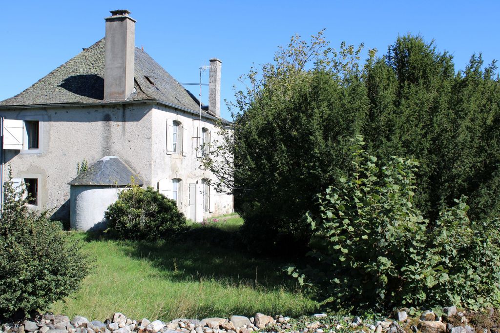 Achat maison à vendre 4 chambres 125 m² - Saint-Étienne-de-Chomeil