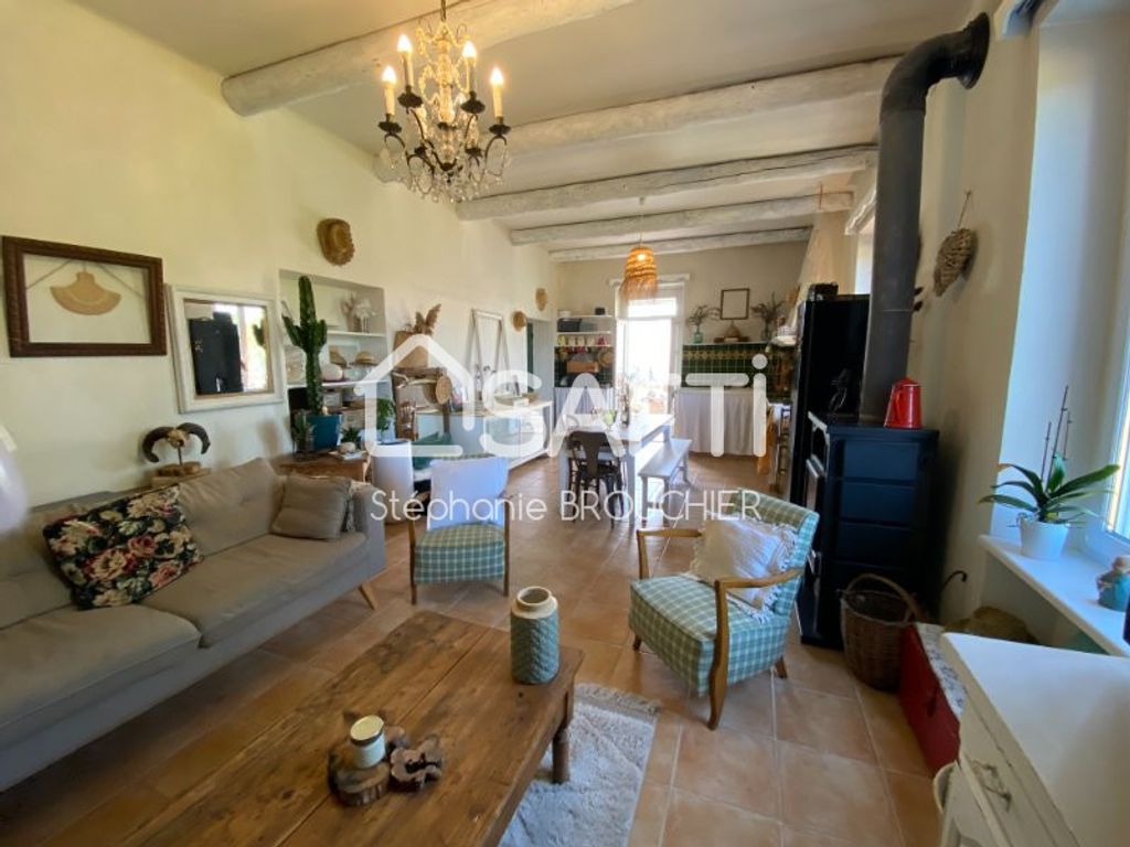 Achat maison à vendre 5 chambres 157 m² - Grospierres