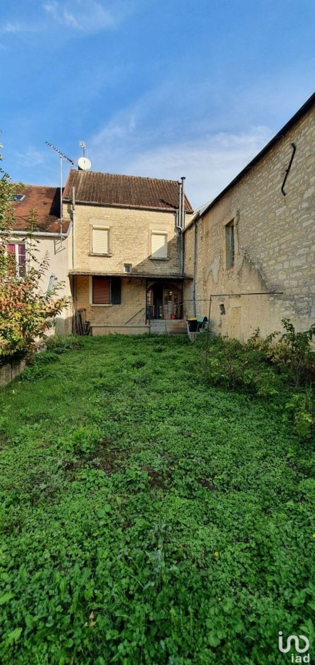 Achat maison à vendre 3 chambres 68 m² - Ancy-le-Franc