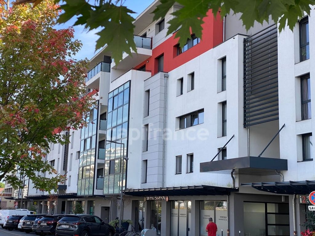 Achat appartement à vendre 4 pièces 96 m² - Ferney-Voltaire