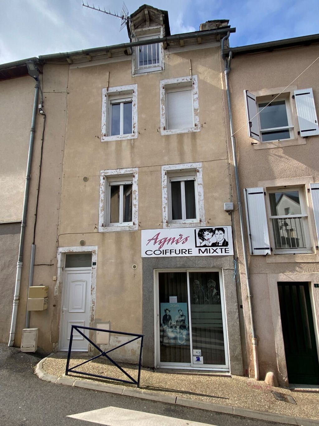 Achat maison à vendre 3 chambres 105 m² - Gissac