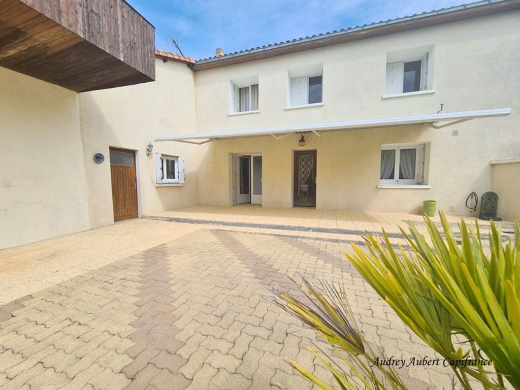 Achat maison à vendre 4 chambres 154 m² - Dampierre-sur-Boutonne