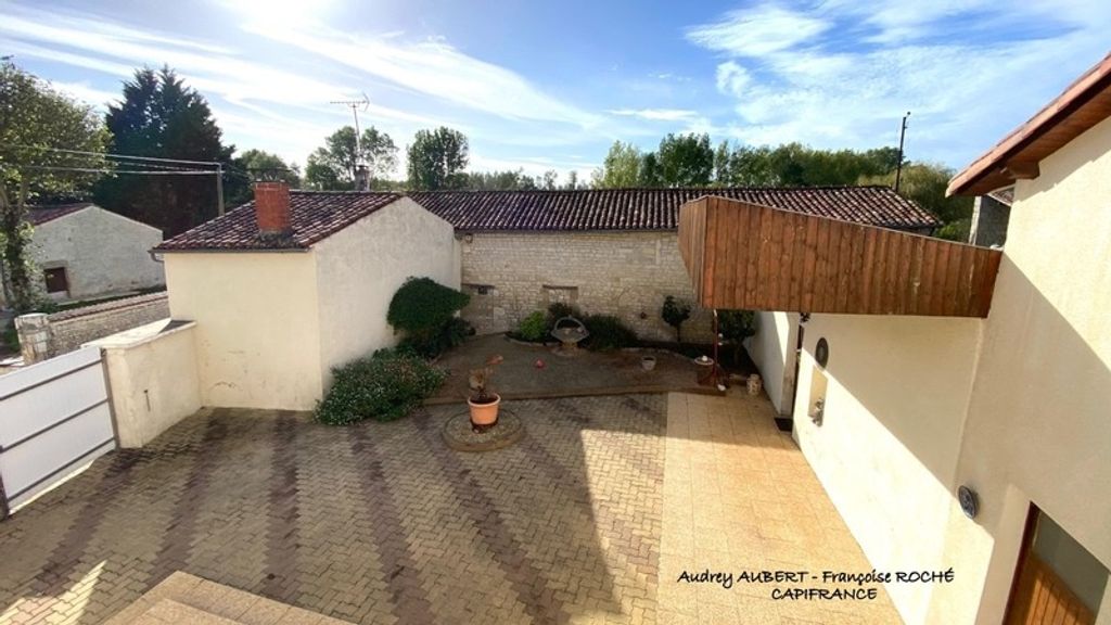 Achat maison à vendre 4 chambres 154 m² - Dampierre-sur-Boutonne