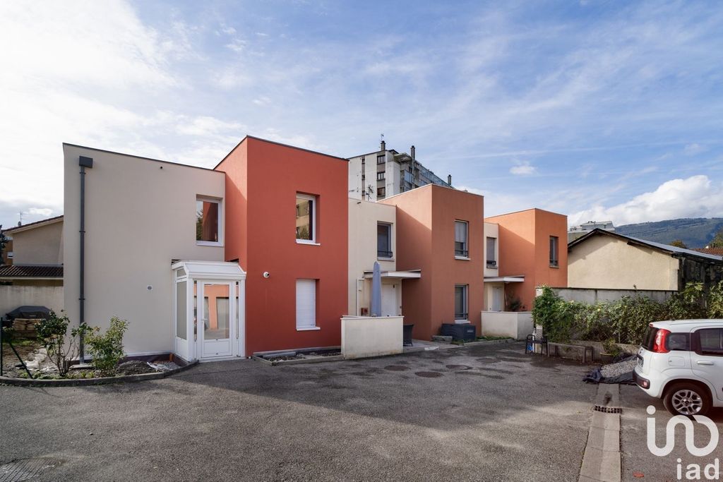 Achat maison à vendre 4 chambres 90 m² - Grenoble