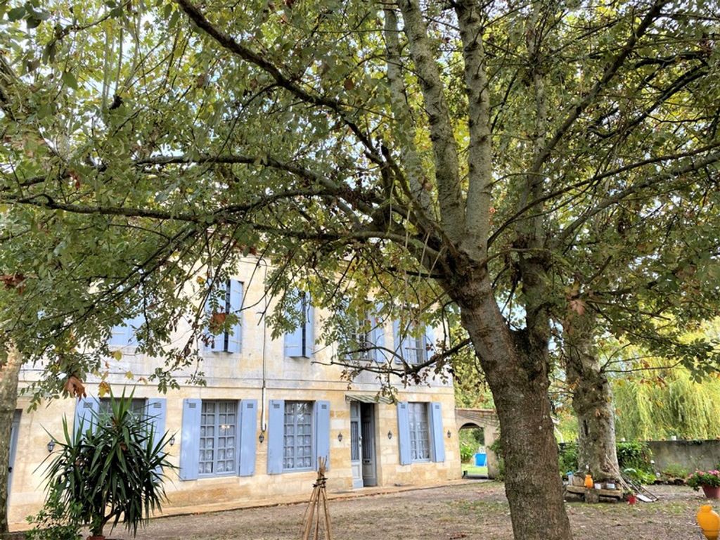 Achat maison à vendre 4 chambres 231 m² - Ludon-Médoc