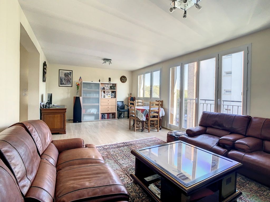 Achat appartement à vendre 4 pièces 98 m² - Le Plessis-Trévise