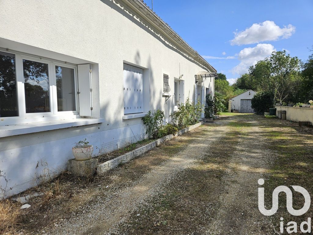 Achat maison à vendre 4 chambres 140 m² - Saint-Laurent-de-Cognac