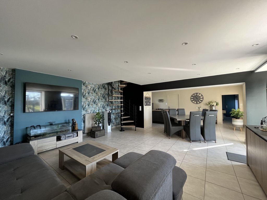 Achat maison à vendre 6 chambres 167 m² - Le Mesnil-Ozenne