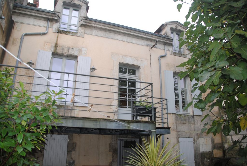Achat maison à vendre 4 chambres 150 m² - Angoulême