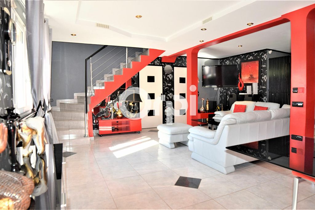 Achat maison à vendre 3 chambres 212 m² - Gex