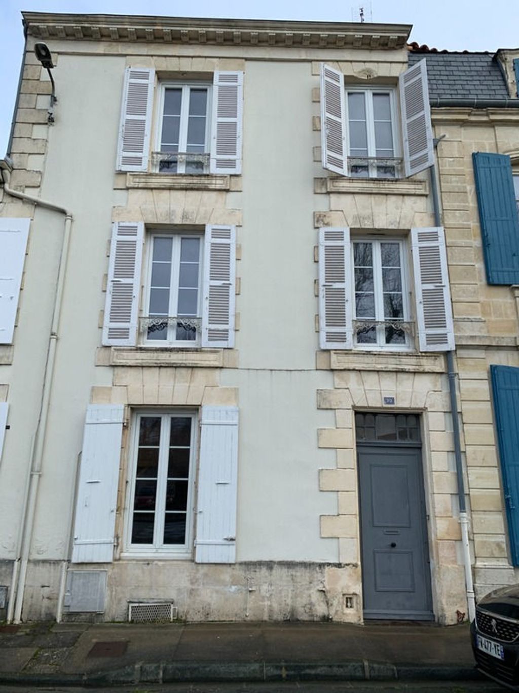 Achat maison à vendre 3 chambres 130 m² - Saint-Jean-d'Angély