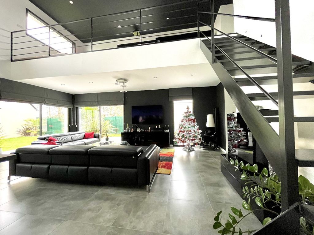 Achat maison à vendre 4 chambres 200 m² - Angers