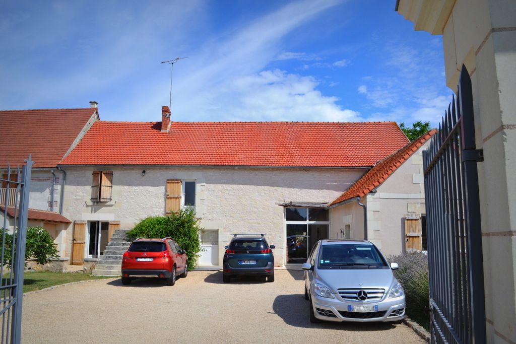 Achat maison à vendre 3 chambres 185 m² - Coussay-les-Bois