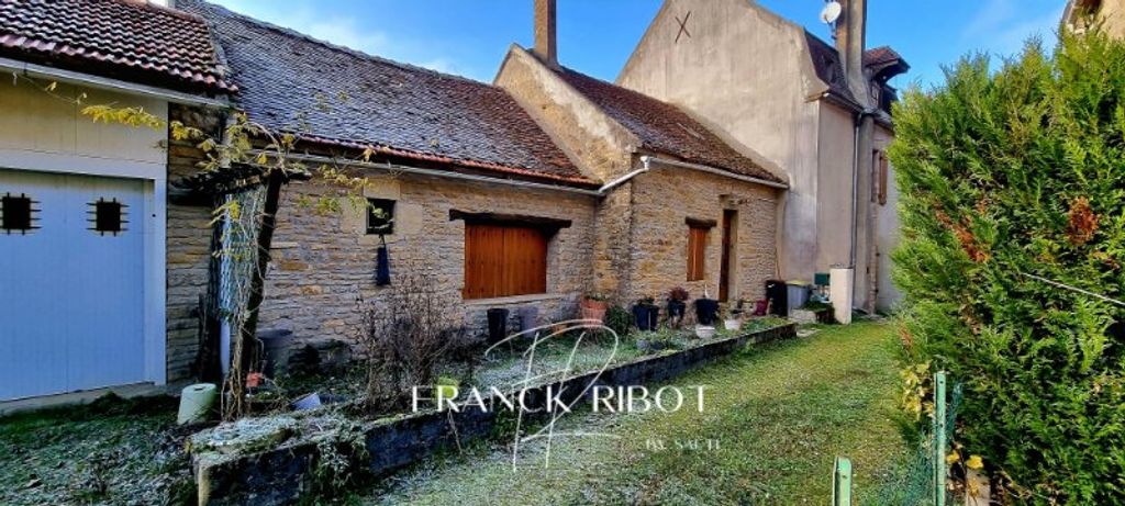 Achat maison à vendre 2 chambres 107 m² - Vézelay