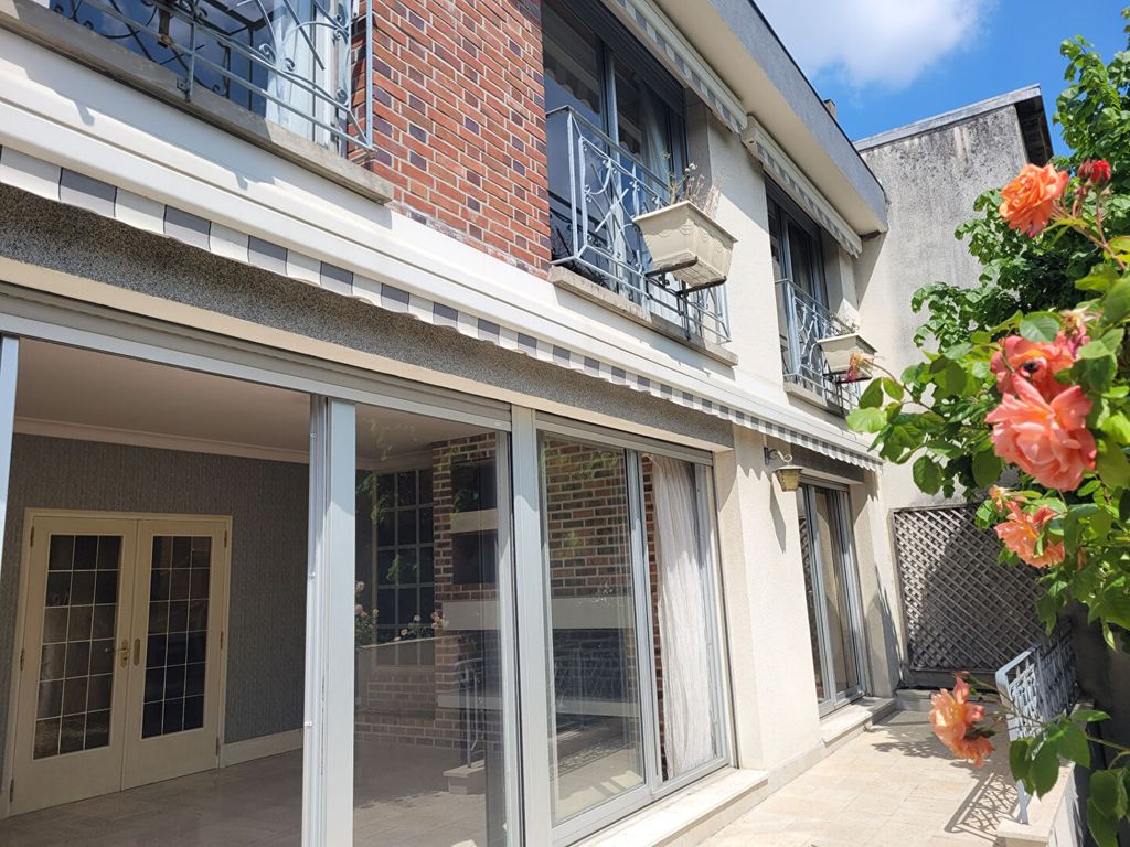 Achat maison à vendre 5 chambres 223 m² - Orléans