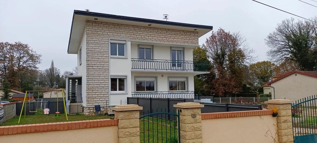 Achat maison à vendre 4 chambres 140 m² - Montpon-Ménestérol