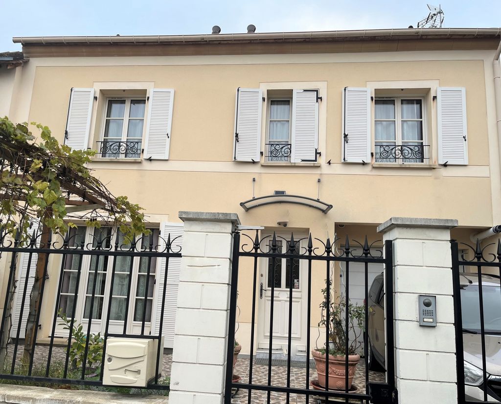 Achat maison à vendre 5 chambres 160 m² - Moissy-Cramayel