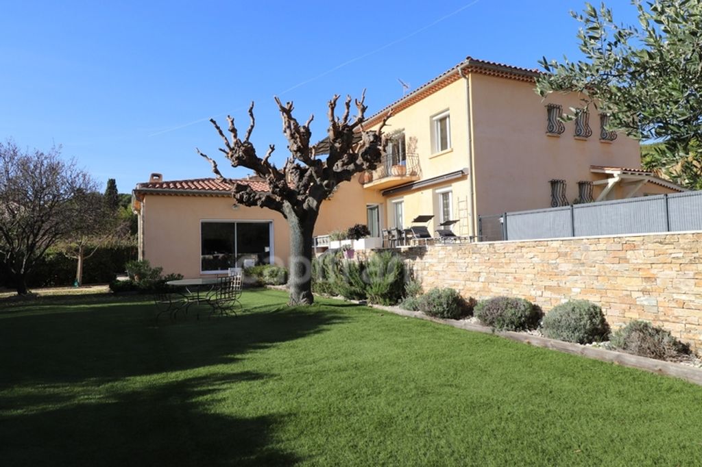 Achat maison à vendre 6 chambres 230 m² - Bandol