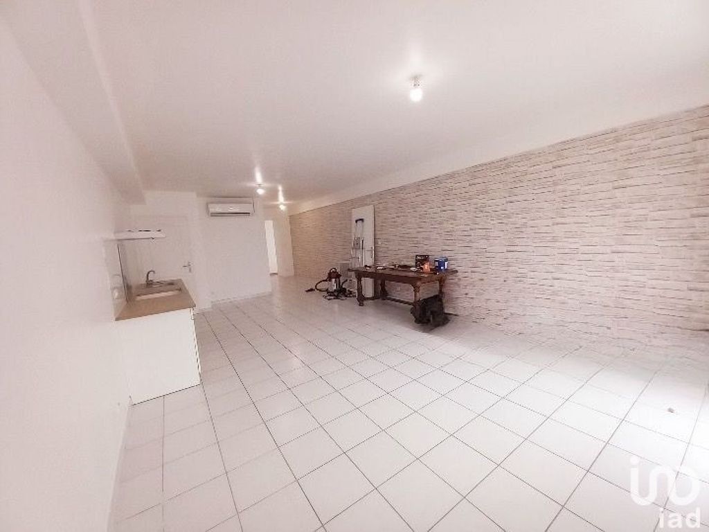 Achat appartement à vendre 2 pièces 67 m² - La Bâtie-Montgascon