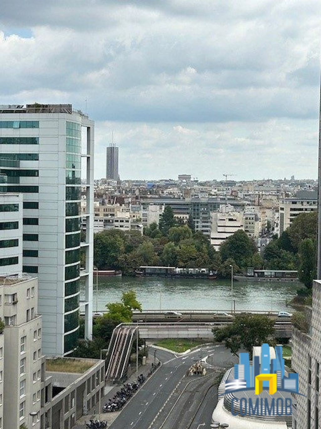 Achat appartement à vendre 6 pièces 107 m² - Courbevoie