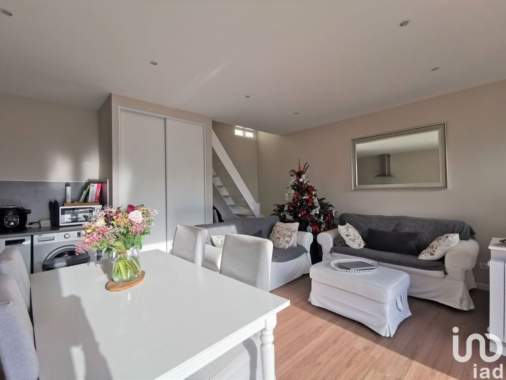Achat maison à vendre 3 chambres 76 m² - Saint-Alban-du-Rhône