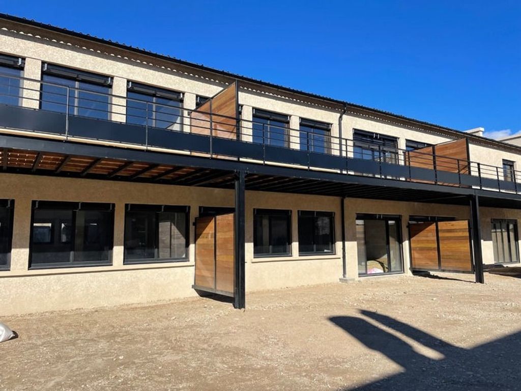 Achat loft à vendre 4 pièces 110 m² - Oyonnax